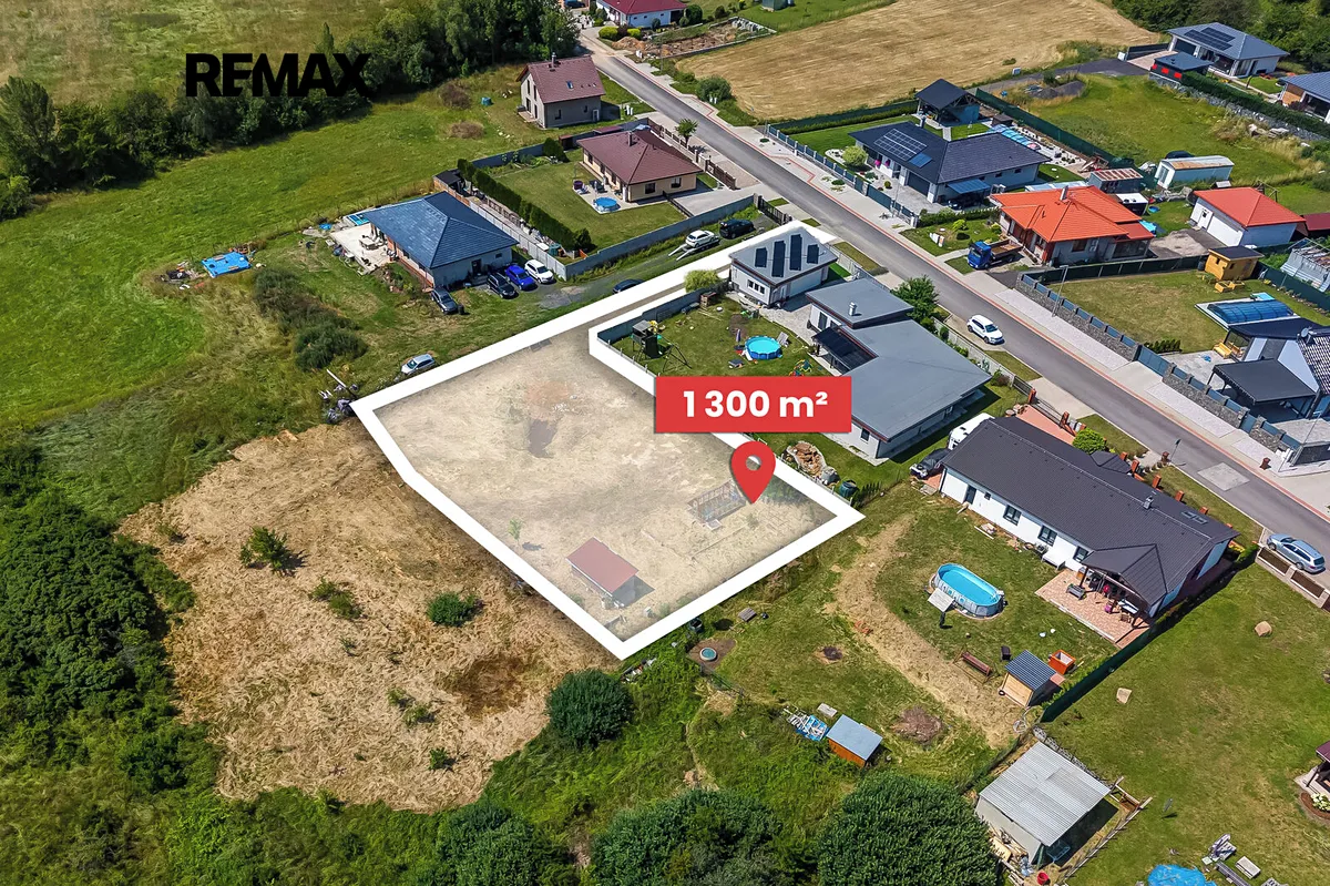 Prodej stavebního pozemku 1300 m²